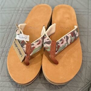 Hari Mari Scouts Woodland camo flip flops